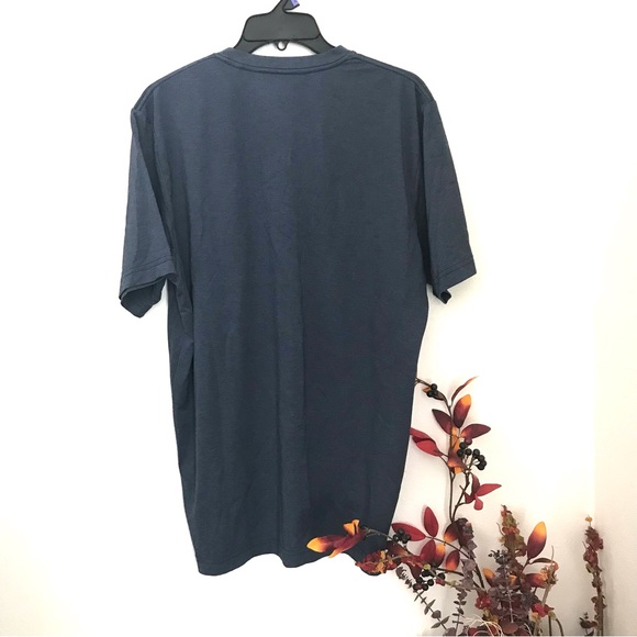 Travis Mathew vneck shirt. Large - Picture 2 of 4